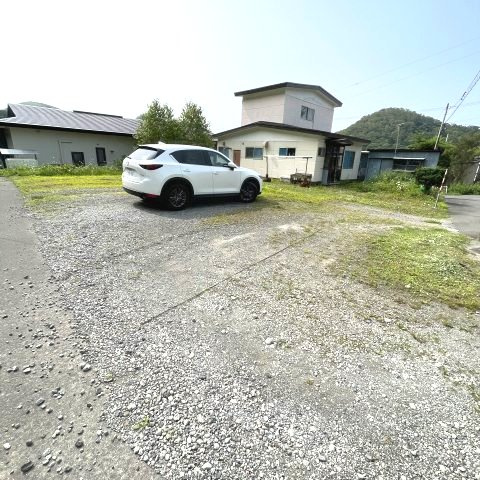 コーポエスポアールの駐車場