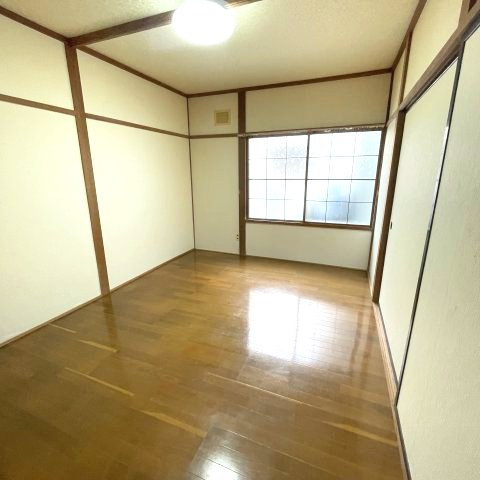 コーポエスポアールの洋室