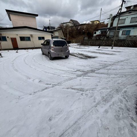 コーポエスポアールの駐車場