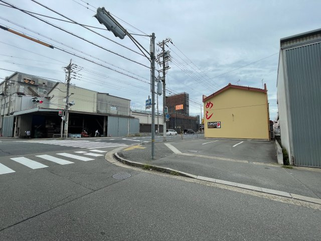 森友4丁目貸店舗の駐車場