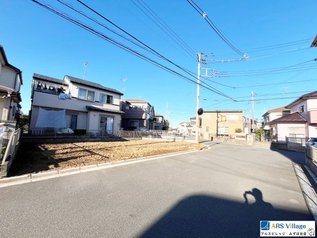 建築条件なし売地／三芳町藤久保の前面道路含む現地写真