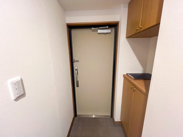 PLENDY瑞江の玄関