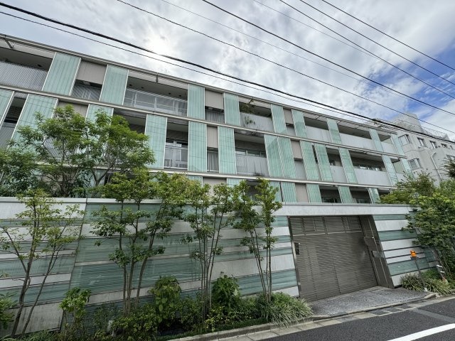 プラウド白金台の外観
