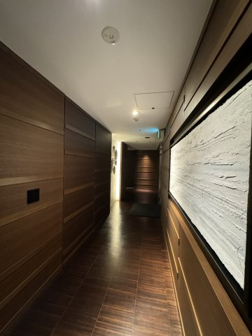 プラウド白金台のエントランス