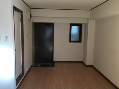 【玄関】 | ラ・クール泉