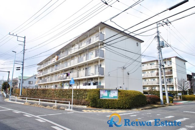 茅ヶ崎グリーンハイツ　5号棟の外観