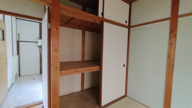 出丸町6-2貸家の収納