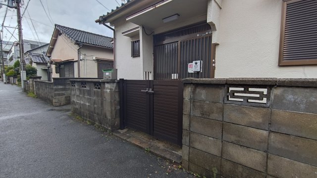 出丸町6-2貸家のエントランス