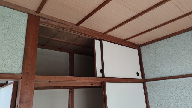 出丸町6-2貸家の収納