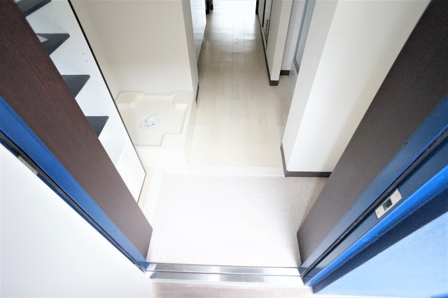 ラ　ルーチェの玄関