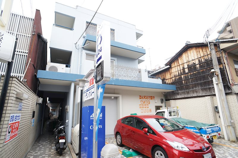 ジュネス一条の外観