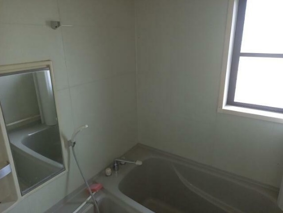 岐阜市柳津町上佐波の浴室