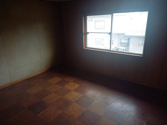 岐阜市柳津町上佐波の洋室