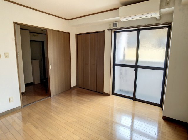 マンションアーバンの居間・リビング