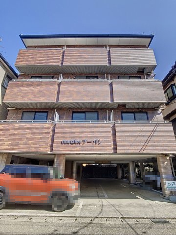 マンションアーバンの外観