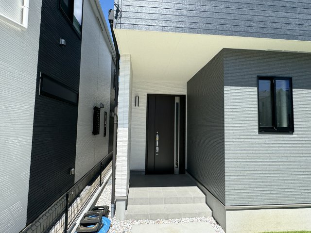 松戸市河原塚新築戸建【河原塚小学校：5分】のエントランス|エントランス・玄関ポーチ