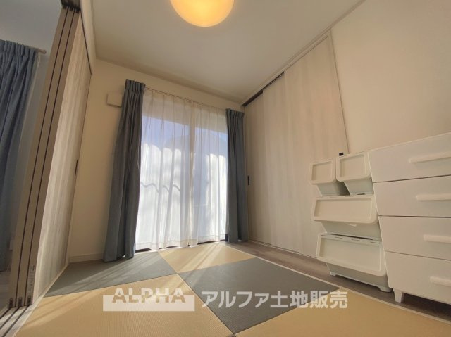 ~武蔵村山残堀~Existing Homeの和室|【Space of cure】
◆癒しの空間◆室内構成に拘り採光とセンスを散りばめた空間。それは『柔らかさ』に似た素敵な居場所。そこに暮らす人のことを考えつくり出したものは『癒し』という心地よい居場所