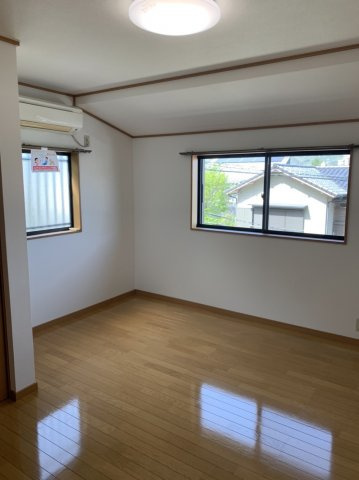 ハイツ大久保の居間・リビング