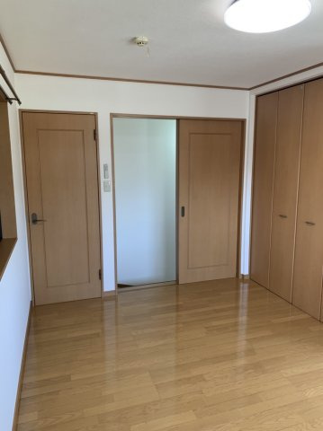 ハイツ大久保の居間・リビング