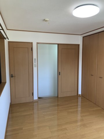 ハイツ大久保の居間・リビング