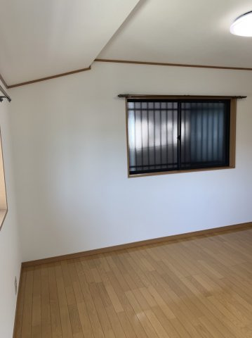 ハイツ大久保の居間・リビング