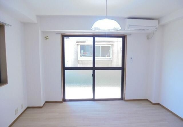 エクセル御幸の洋室