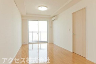 【居間・リビング】 | ※同建物別室、参考写真