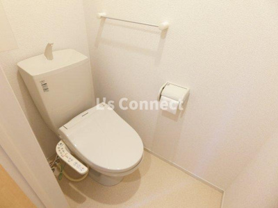 【トイレ】 | ブリーズコリーヌⅡ | 温水洗浄便座付きのトイレ。