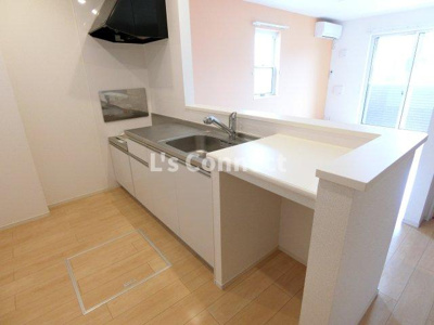 【キッチン】 | ブリーズコリーヌⅡ | ２口ガスコンロ設置可能な対面キッチン。