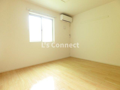 【その他】 | ブリーズコリーヌⅡ | 洋室にもエアコン付きです。