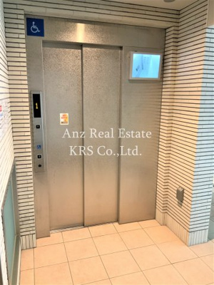 【その他共用部分】 | フェールヴィル阿波座 | エレベーターは防犯カメラが付いているので、安心です♪