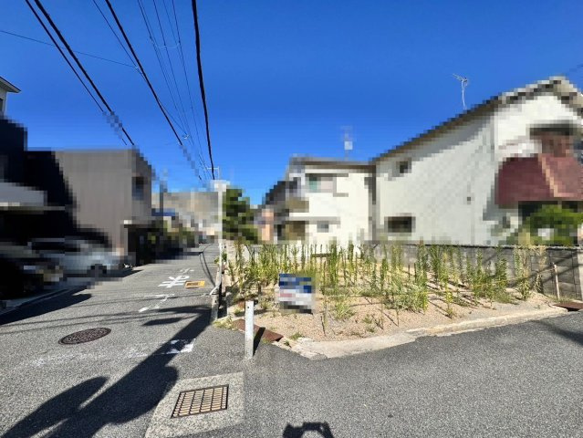 末広町１丁目　売土地の外観|【前面道路】前面道路約５．６ｍ/約４．８ｍ！運転が苦手な方も安心ですね♪