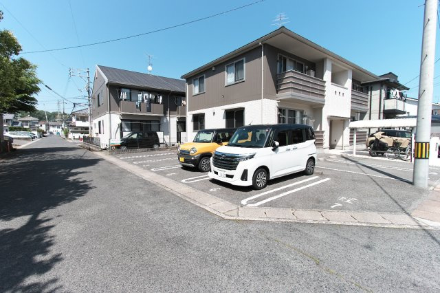 兼原駐車場の外観