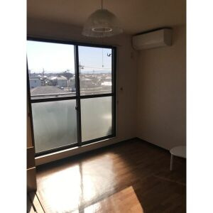 プリミエール八田の居間・リビング