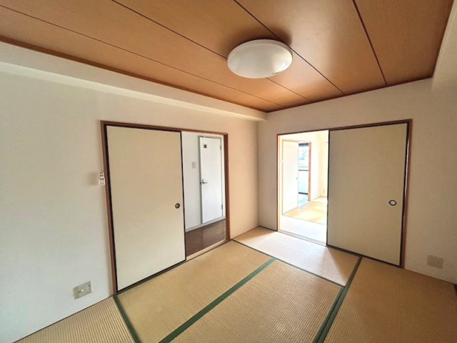 グレイスハイム大同の寝室|落ち着いた色調の寝室です