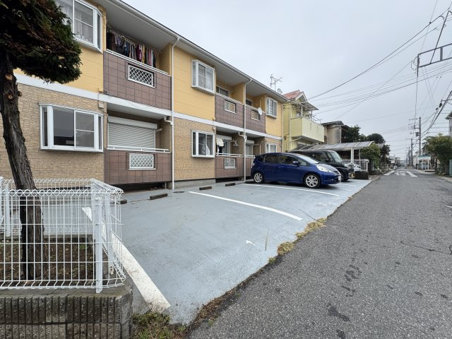 TMフラッツ の駐車場