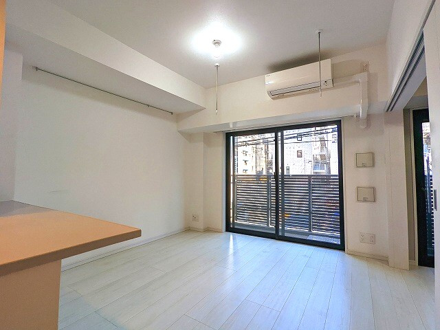 Log上野駅前