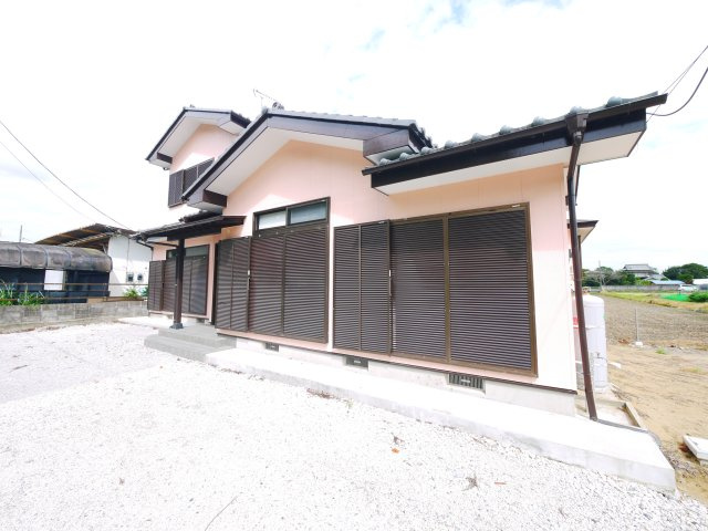 茂原市六ツ野　中古戸建の外観|内外装リフォーム済み令和6年8月敷地約121坪 上下水 駐車3台可能 スーパーナリタヤ徒歩約5分