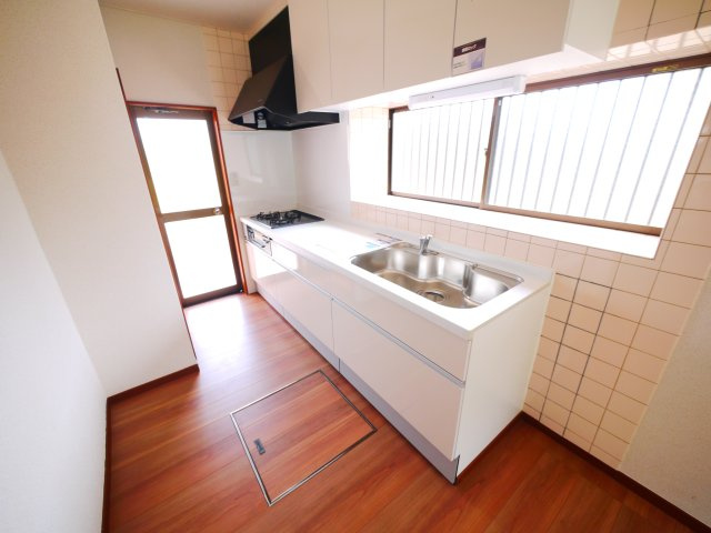 茂原市六ツ野　中古戸建のキッチン|内外装リフォーム済み令和6年8月敷地約121坪 上下水 駐車3台可能 スーパーナリタヤ徒歩約5分