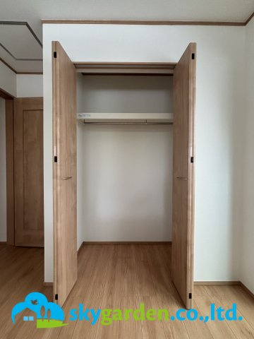 平塚市高浜台　未入居戸建　全4棟2号棟の収納