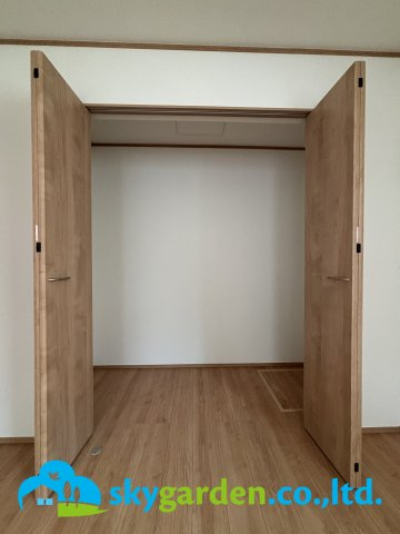 平塚市高浜台　未入居戸建　全4棟2号棟の収納