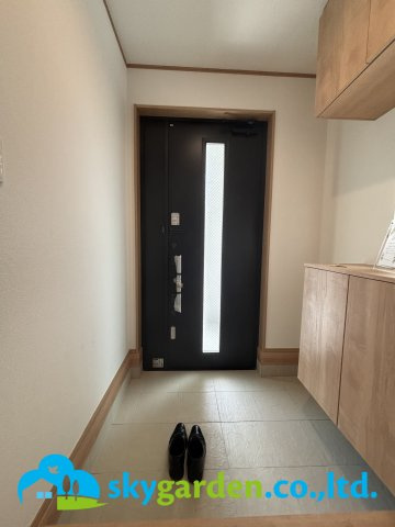 平塚市高浜台　未入居戸建　全4棟2号棟の玄関