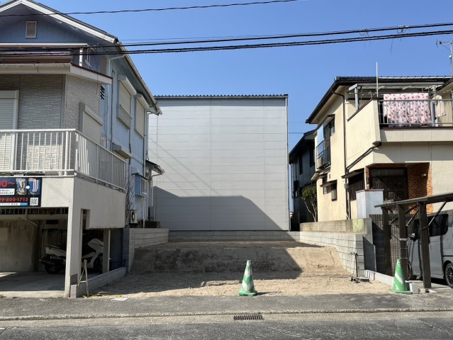 【前面道路含む現地写真】の画像