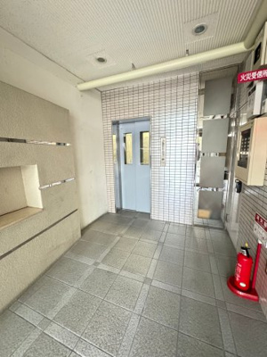 【ロビー】 | サンワード服部