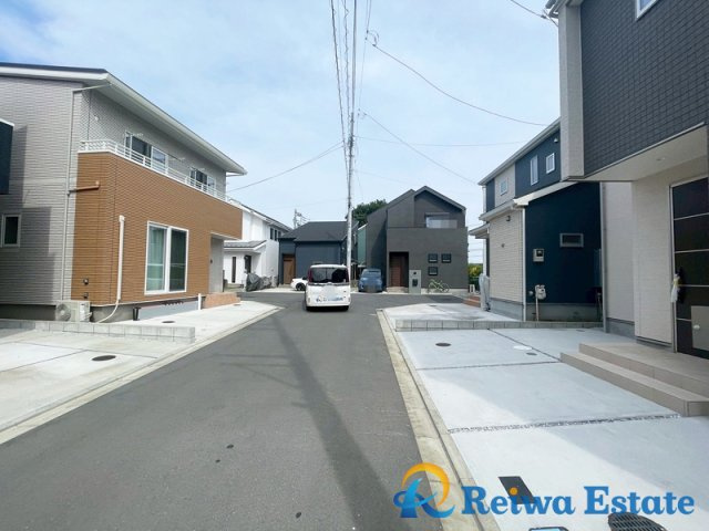 新築戸建　高座郡寒川町小谷1丁目の前面道路含む現地写真