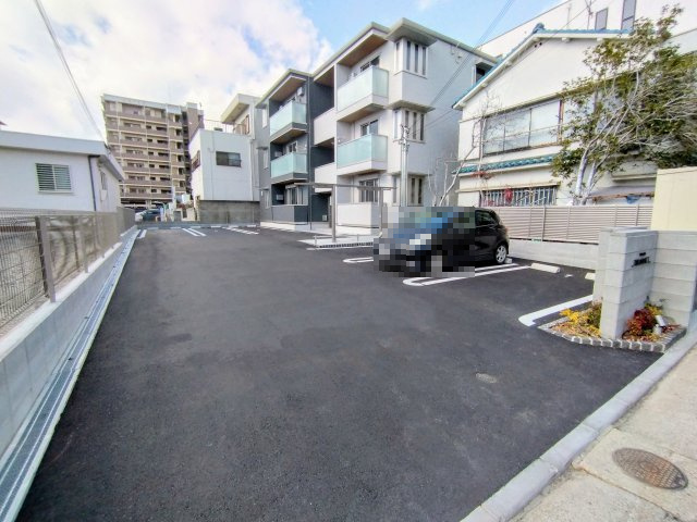 D-ROOM和歌山四番丁の駐車場