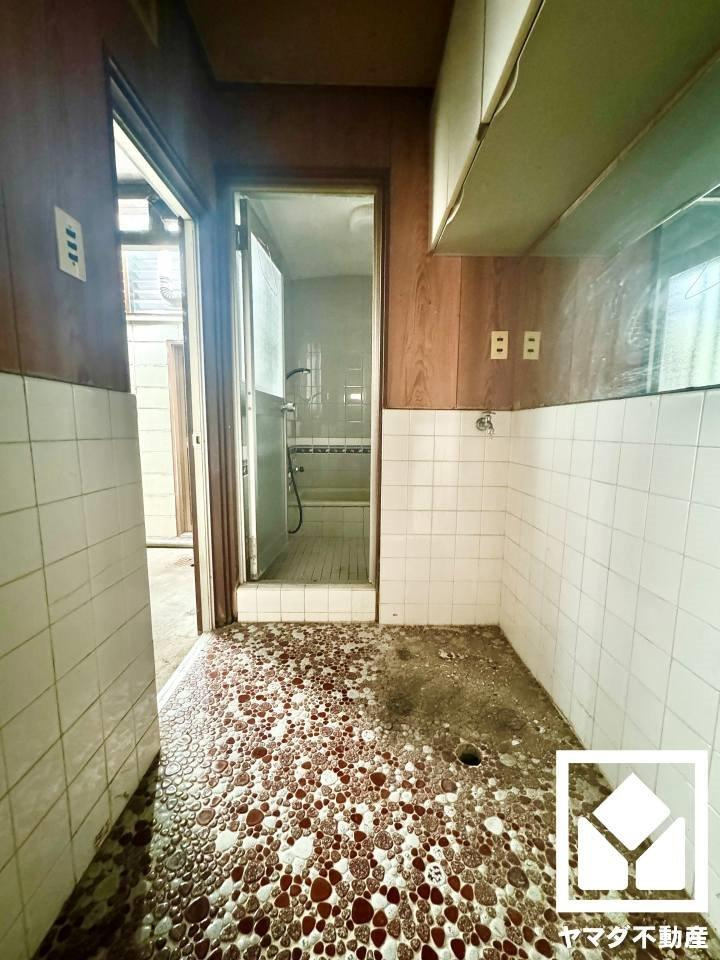 伏見区西大文字町の洗面所