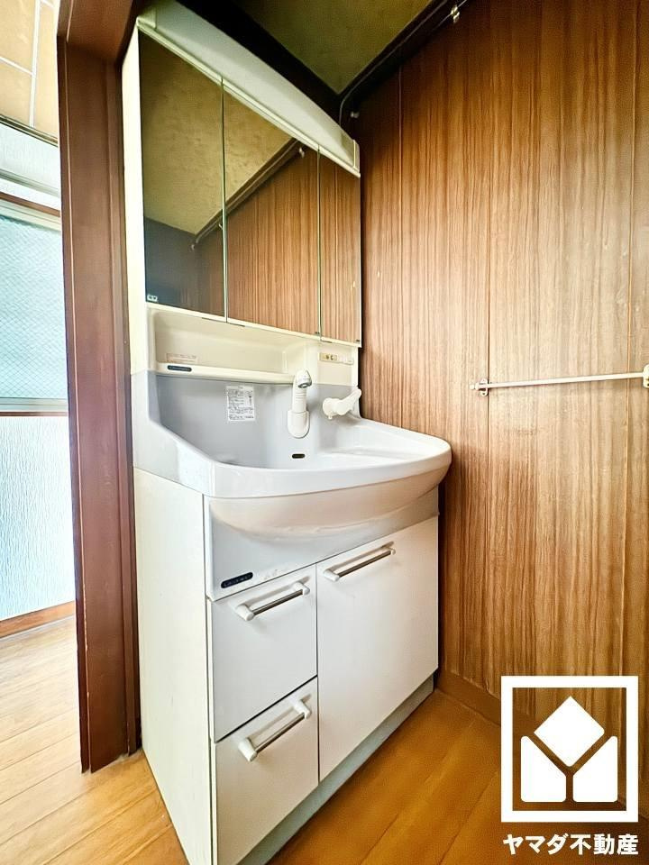 伏見区西大文字町の独立洗面台