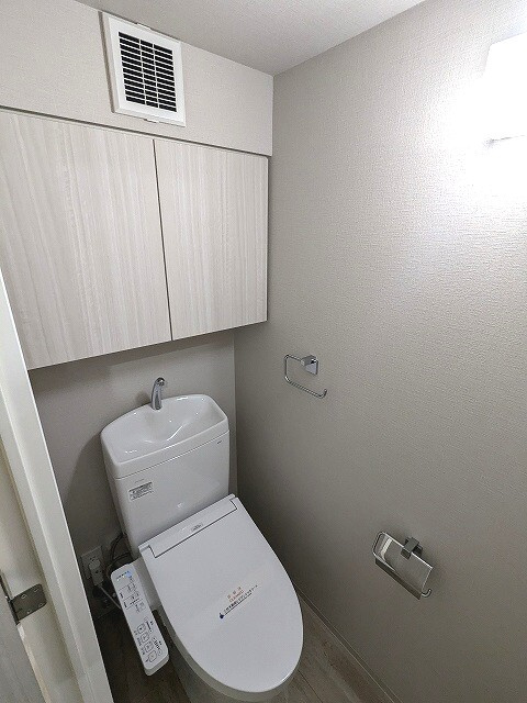 Urbanex千代田淡路町のトイレ|温水洗浄便座です