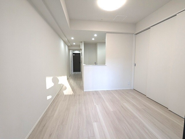 Urbanex千代田淡路町の設備|カウンターキッチン、リビングに床暖房・エアコン・照明付